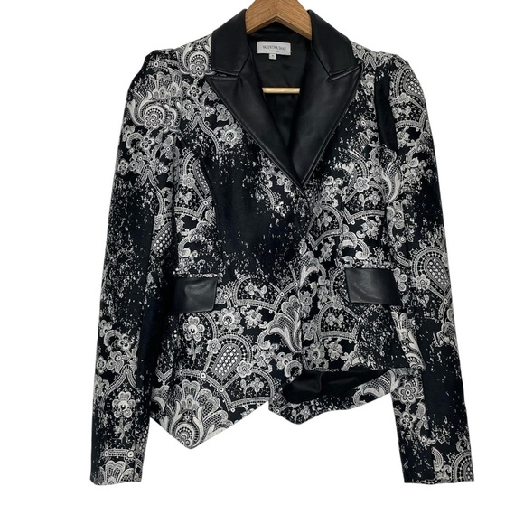 Elegant Black and White Paisley Blazer - Picture 2 of 13